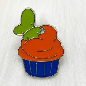🔮 5/$25 Disney‎ Goofy Cupcake Pin
